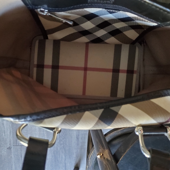 Burberry Novacheck Tote- Coated Canvas with Black Patent Trim. - Picture 5 of 8